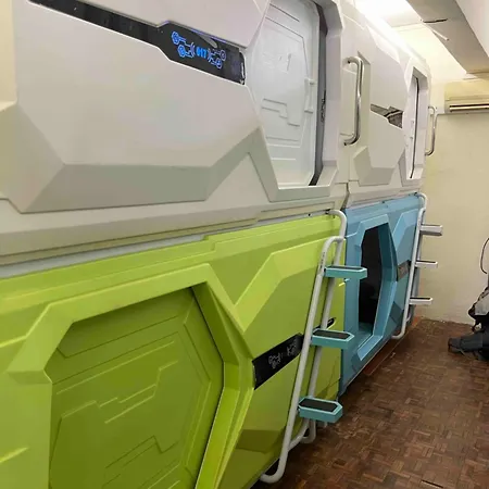 Pelangi Capsule Hostel Johor Bahru Bagian luar foto