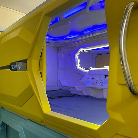 Pelangi Capsule Hostel Johor Bahru Bagian luar foto